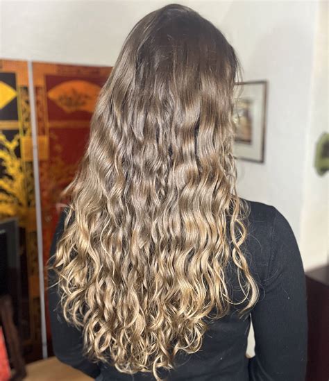 cheveux ondulés|Routine cheveux ondulés : 5 étapes pour des ondulations。